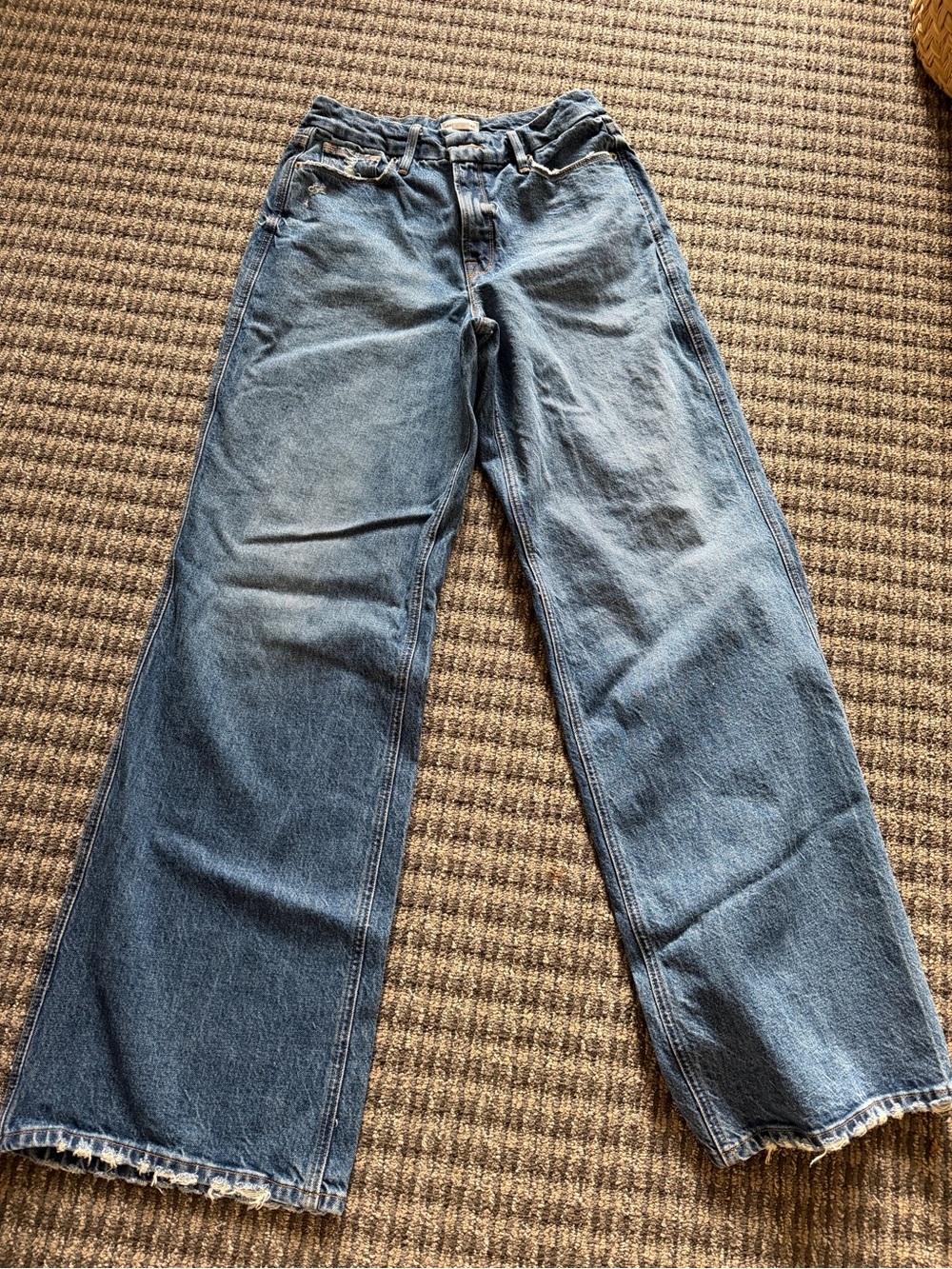 Good American Good Skate Wide-Leg Jeans in Medium Blue Wash